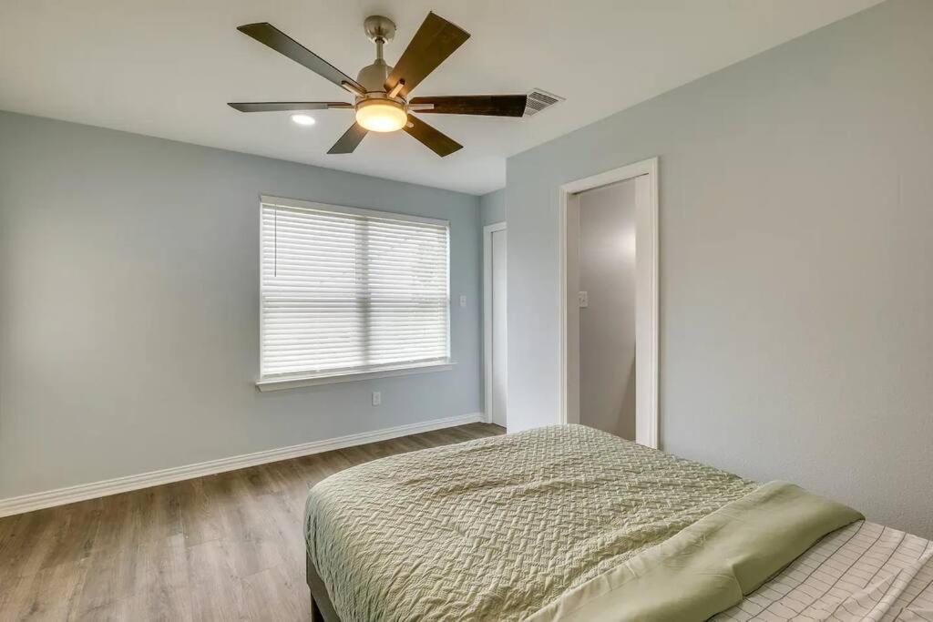 Vacation Home Lake Livingston! Onalaska Εξωτερικό φωτογραφία