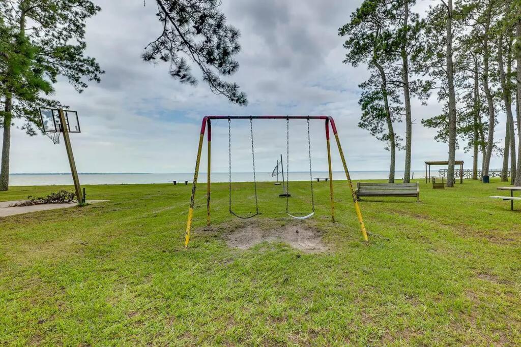 Vacation Home Lake Livingston! Onalaska Εξωτερικό φωτογραφία