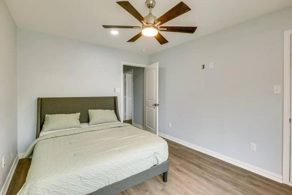 Vacation Home Lake Livingston! Onalaska Εξωτερικό φωτογραφία